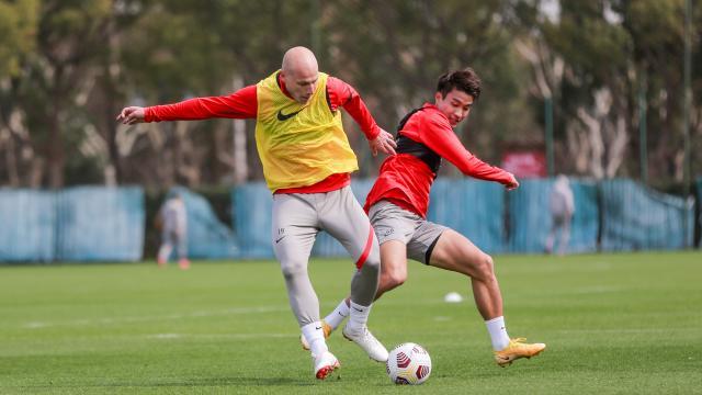 1614129893305034446.jpg 上海海港21022402.jpg